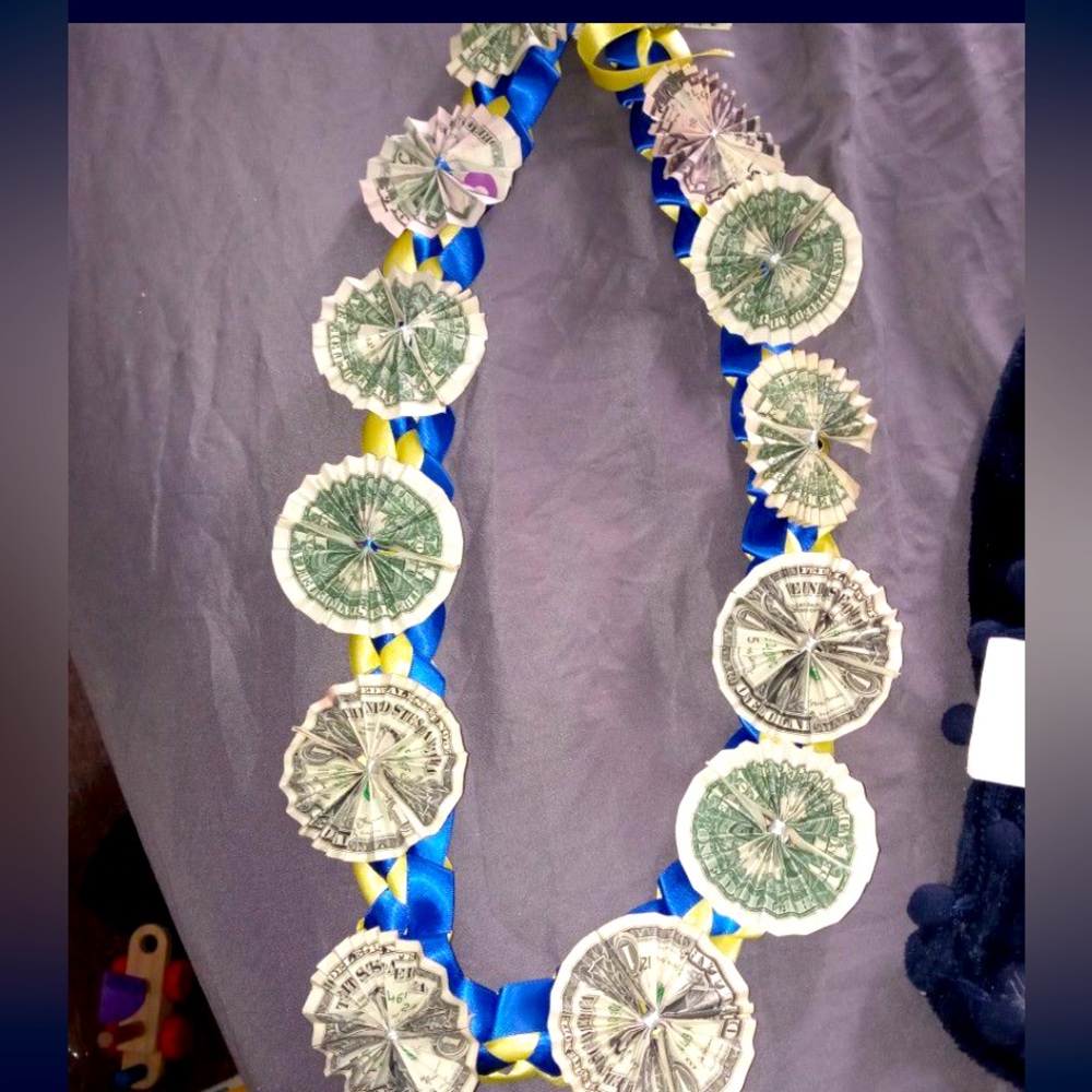Money bouquet and leis for any occasion